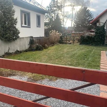 Apartment Samostatne Family V Suterene S Terasou A Zahradou