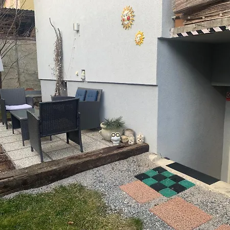 Apartment Samostatne Family V Suterene S Terasou A Zahradou Slovenska Lupca