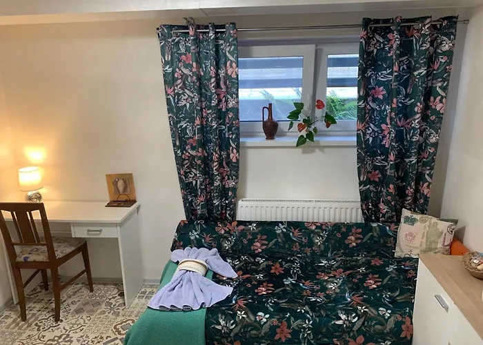 Samostatne Family V Suterene S Terasou A Zahradou