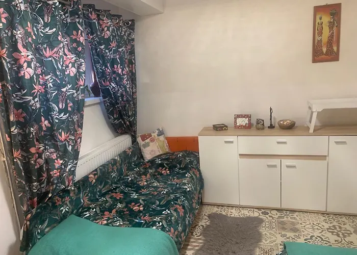 Appartement Samostatne Family V Suterene S Terasou A Zahradou Slovenska Lupca