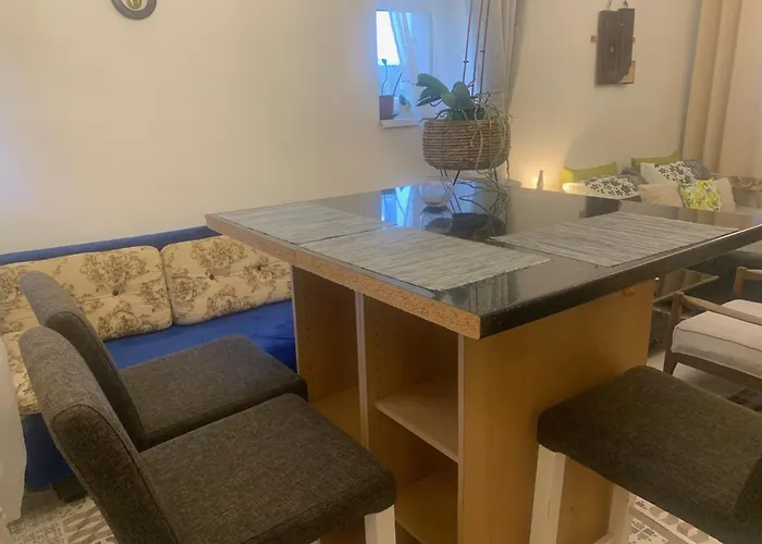 Samostatne Family V Suterene S Terasou A Zahradou *