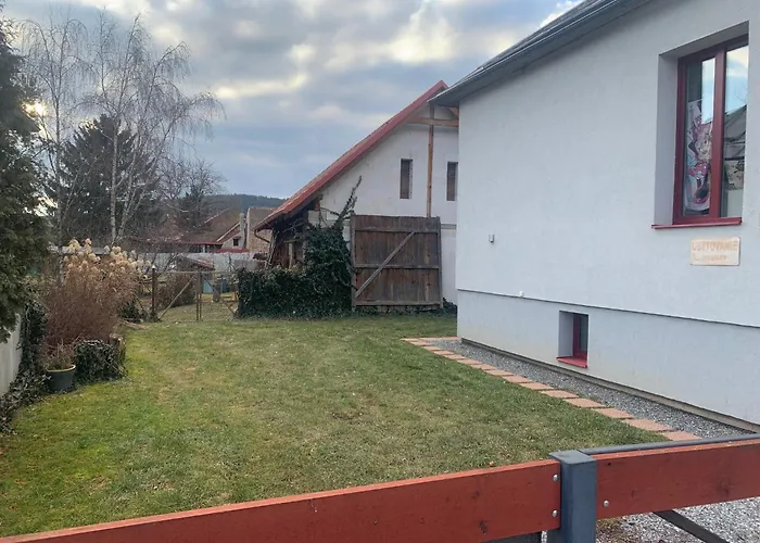 Samostatne Family V Suterene S Terasou A Zahradou * Slovenska Lupca