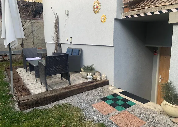 Appartement Samostatne Family V Suterene S Terasou A Zahradou Slovenska Lupca